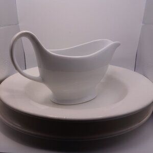 DUDSON 4034 STOKE-ON-TRENT ENGLAND 11 INCH PLATE AND BOWL w/ Ceramic Gravy Dish